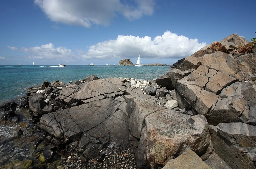 1024px Autre vue sur le Rocher Creole