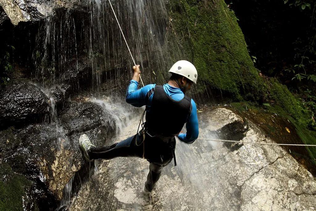 1024px Canyoning NP
