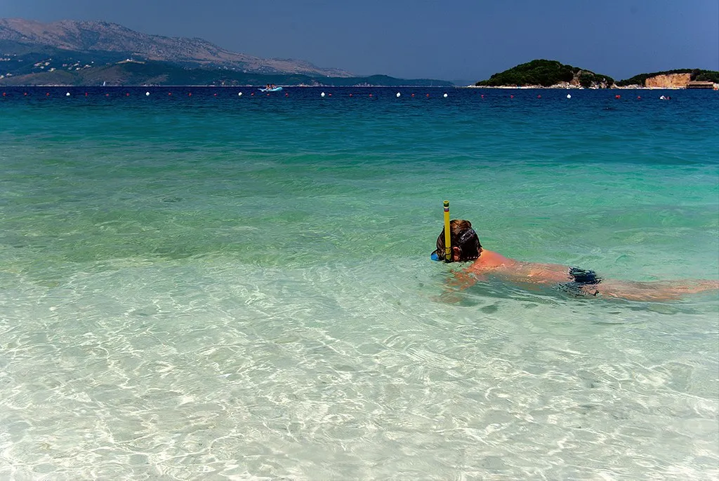 1024px Crystal blue ksamil