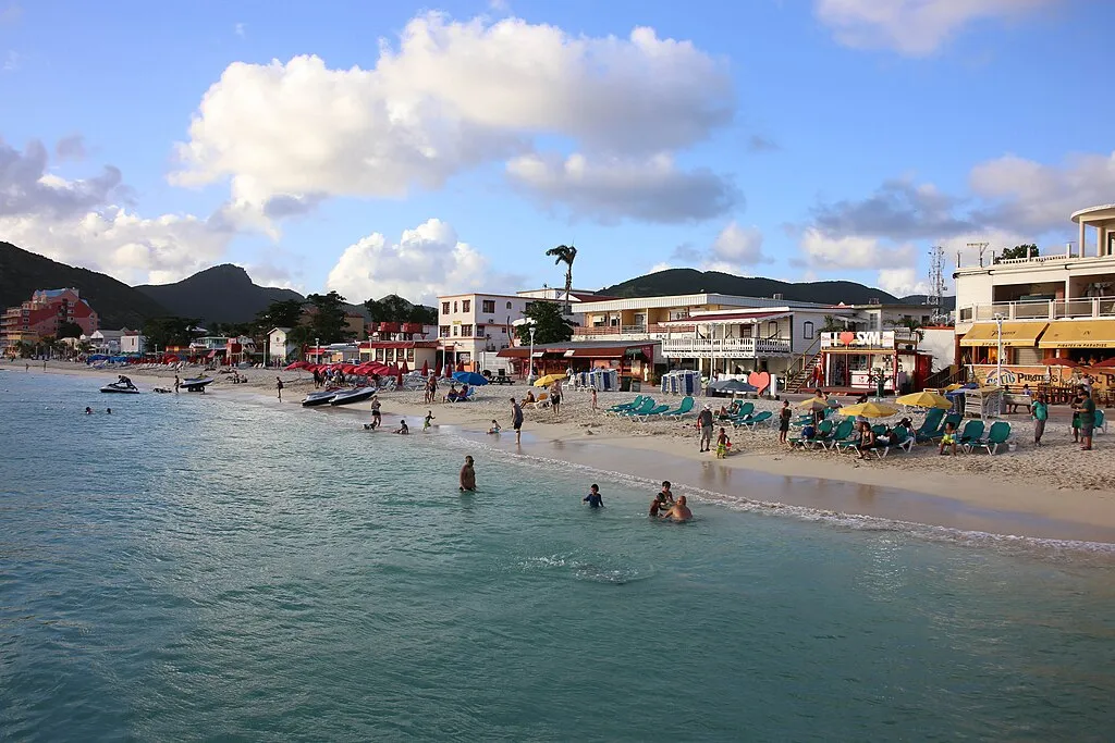 1024px Philipsburg Beach 16105447757