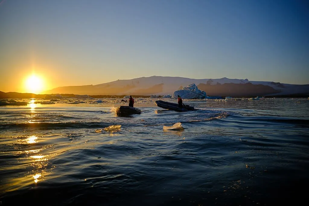 1024px Sunset cruise 49705773136 1