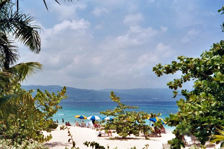 DoctorsCaveBeach