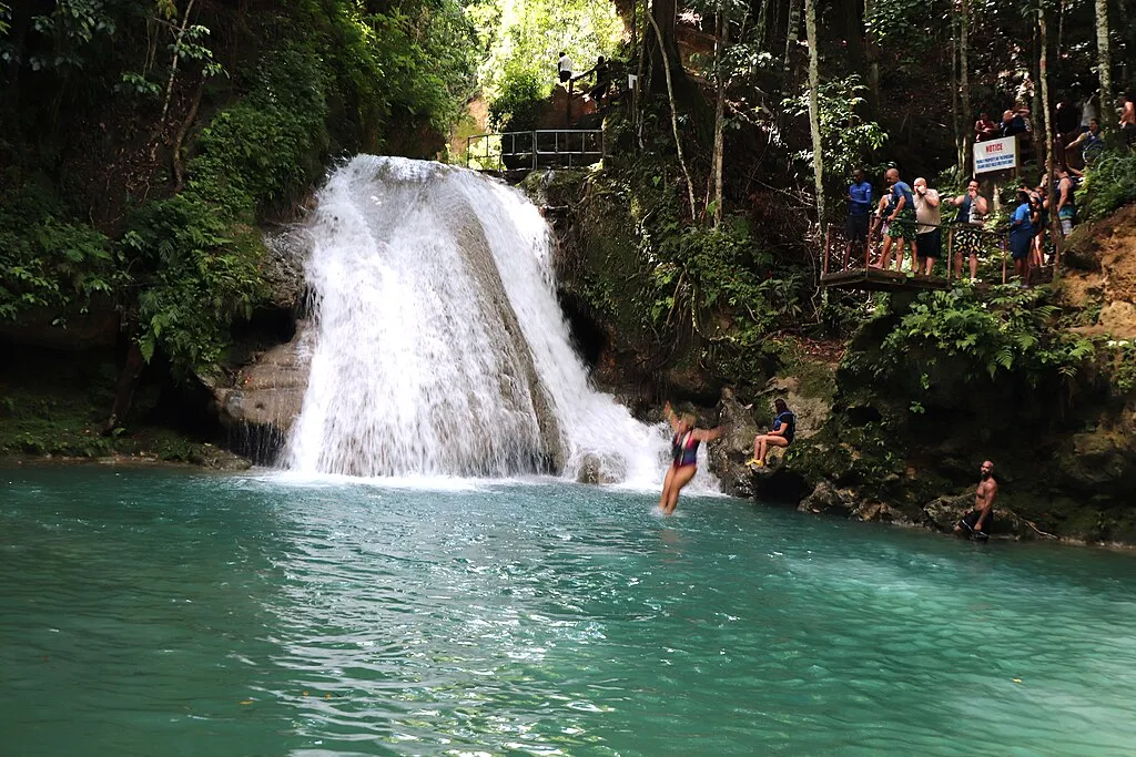 1024px Blue Hole Ocho Rios 1