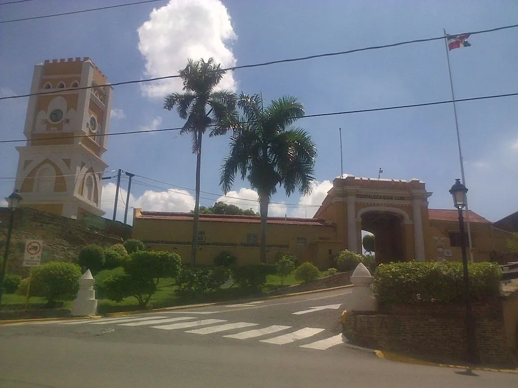 1024px Fortaleza San Luis Santiago Republica Dominicana 1