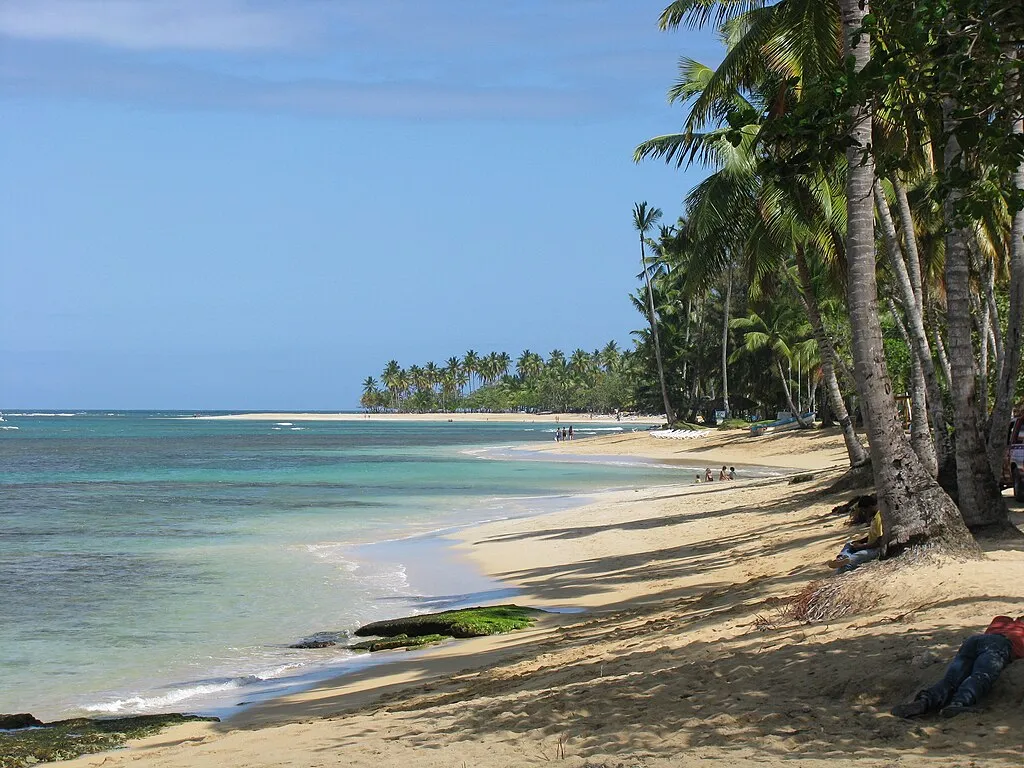 1024px Las Terrenas beach 7