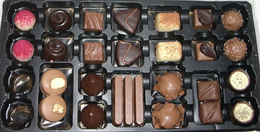 1024px Pralines Chocolate Tasting Club