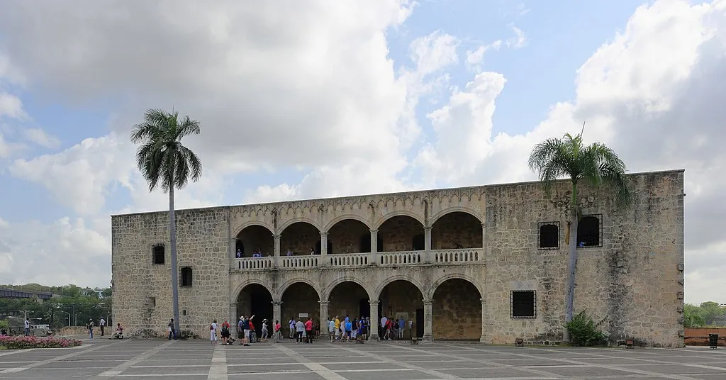 1024px Santo Domingo Alcazar de Colon 01