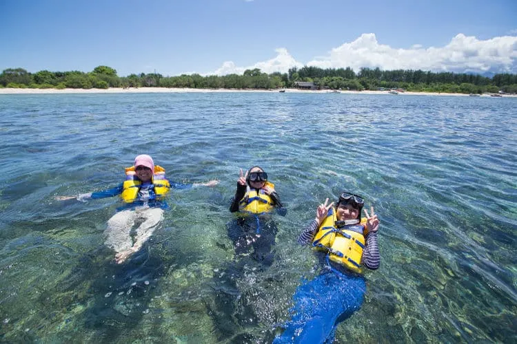 Muslim Women Snorkeling in Gili Trawangan Lombok