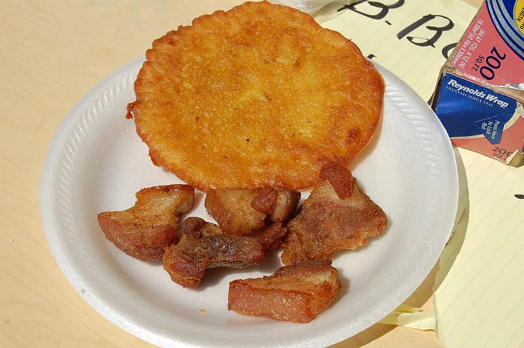 1024px Bacalaito and fried pork