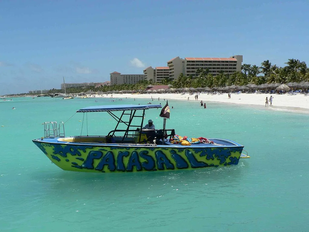 1024px Palm Beach Aruba 4901990402