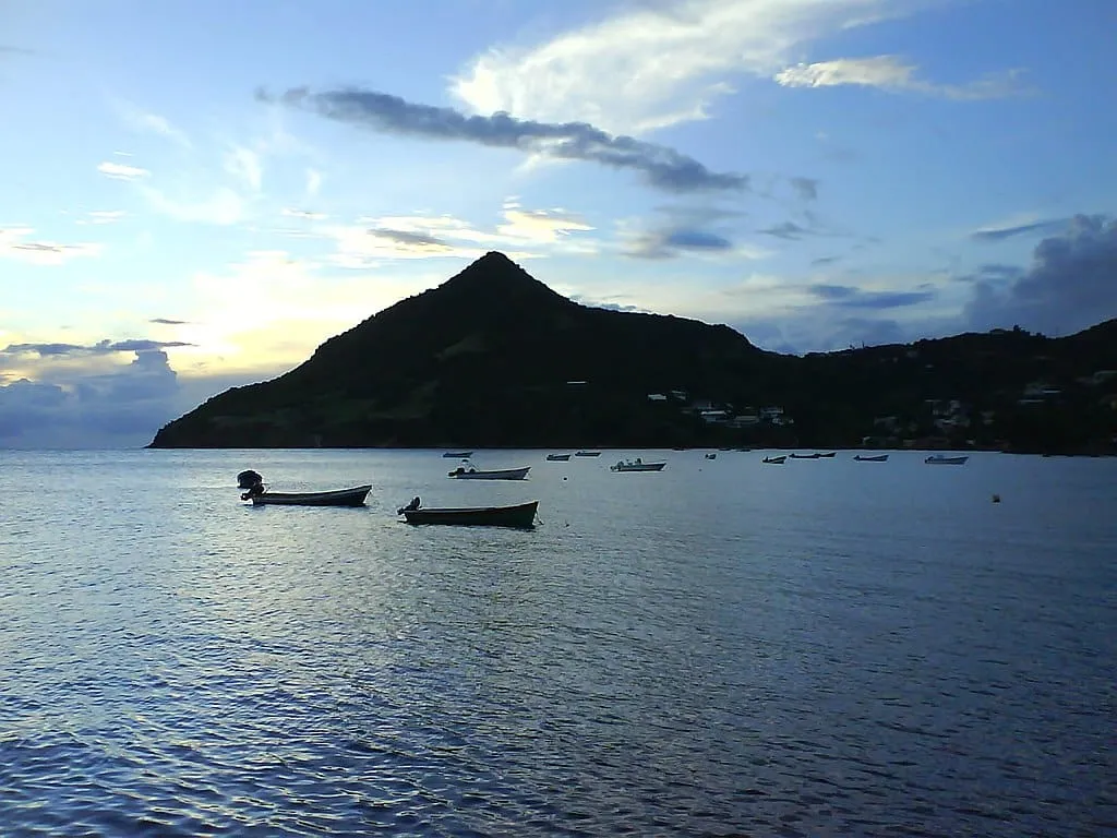 1024px Petit Anse martinique panoramio