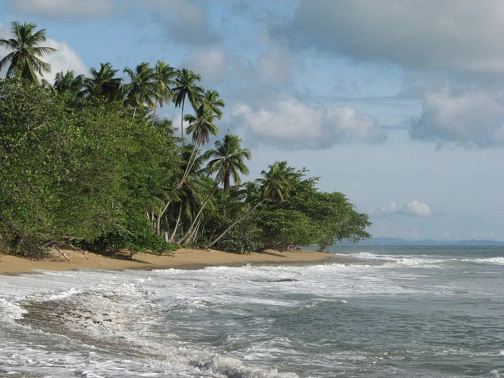 1024px Steps Beach Rincon 1