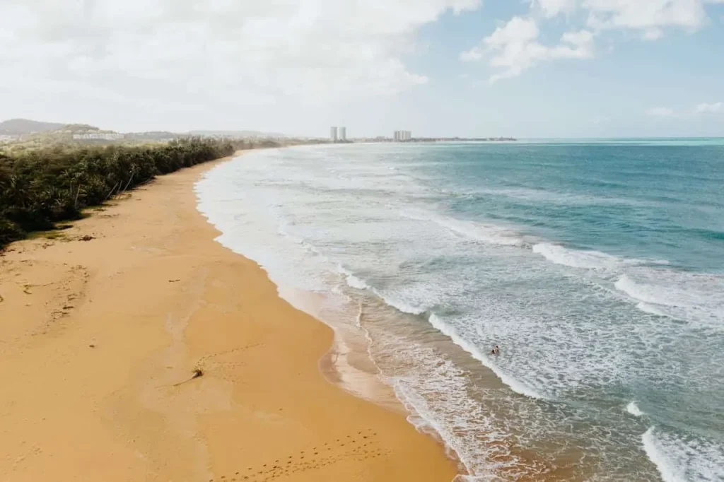 la pared beach Luquillo